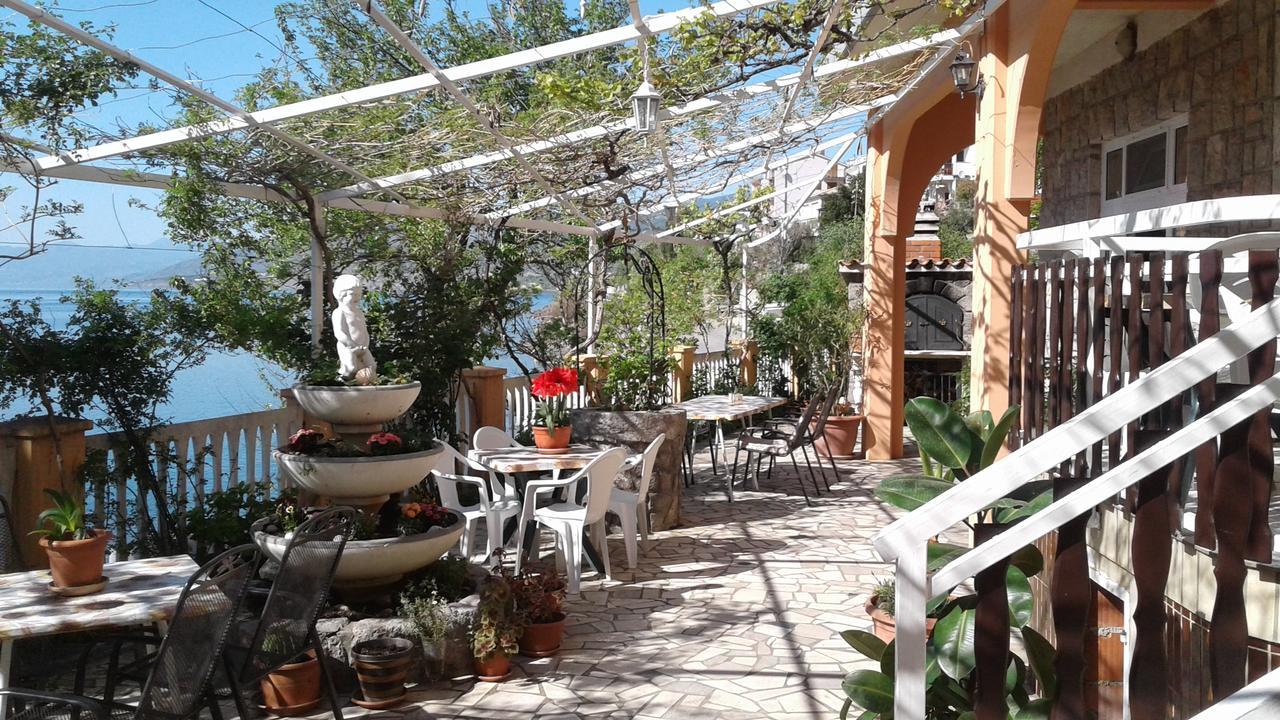 Plaza 1 Hotell Sveti Juraj Exteriör bild